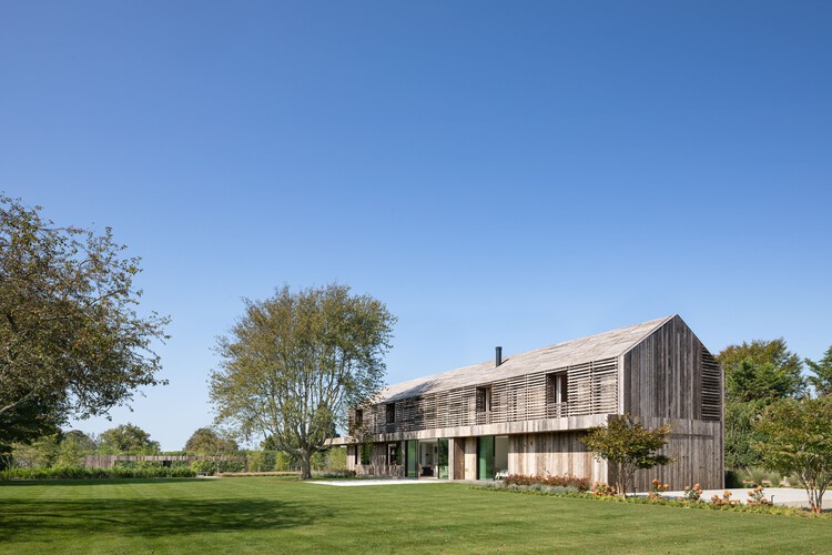 Lathhouse / Birdseye - фотография экстерьера, окна