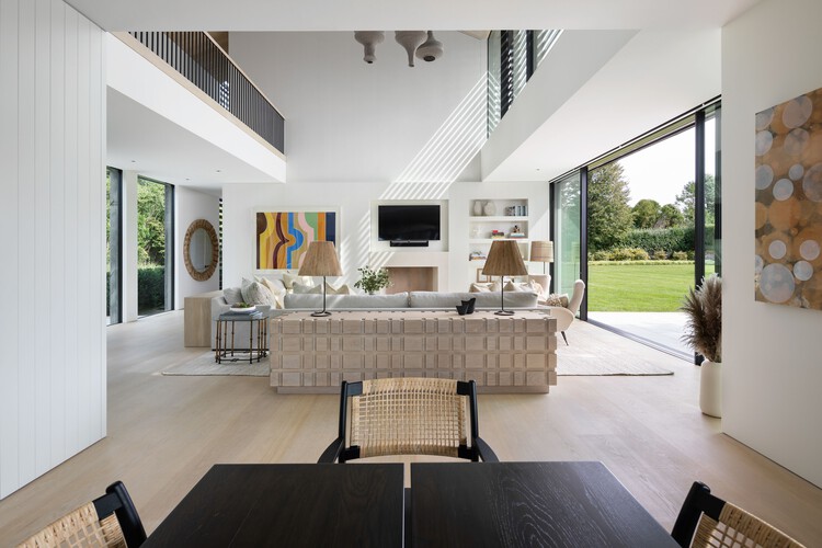 Lathhouse / Birdseye - Фотография интерьера, стол