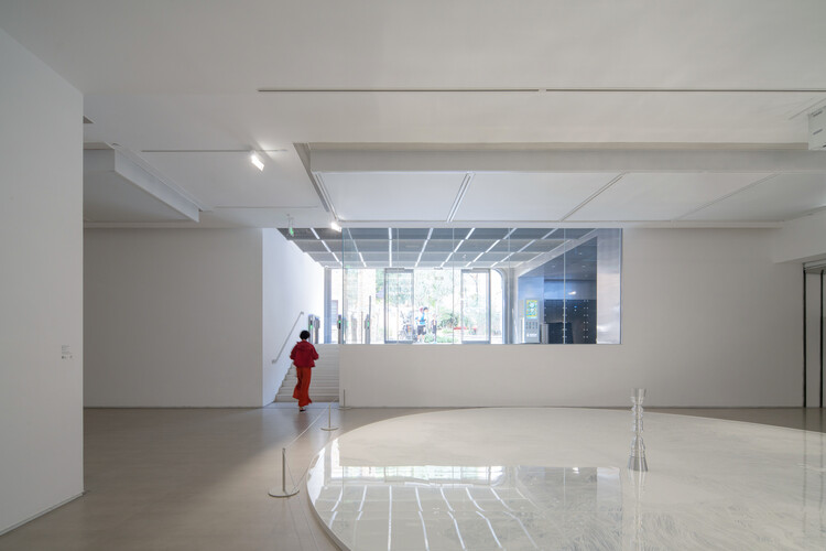 Художественная галерея A4 Luxehills / TEKTONN ARCHITECTS - Интерьерная фотография