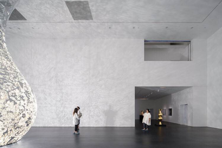 Художественная галерея A4 Luxehills / TEKTONN ARCHITECTS - Интерьерная фотография