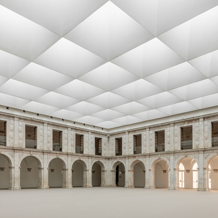 Центр мероприятий Convento do Beato / RISCO - Фотография интерьера, окна, балки, аркады