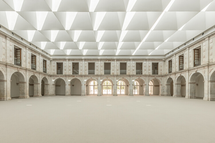 Центр мероприятий Convento do Beato / RISCO - Фотография интерьера, Аркада, Окна