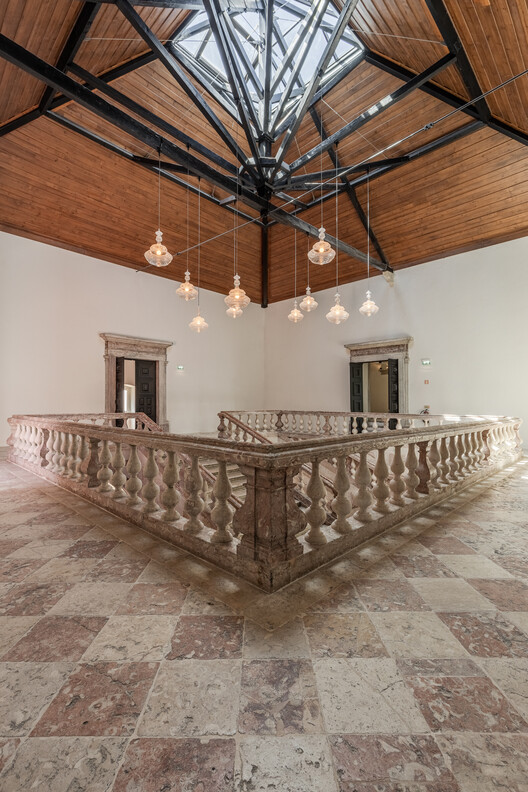 Центр мероприятий Convento do Beato / RISCO - Фотография интерьера, окна, балка