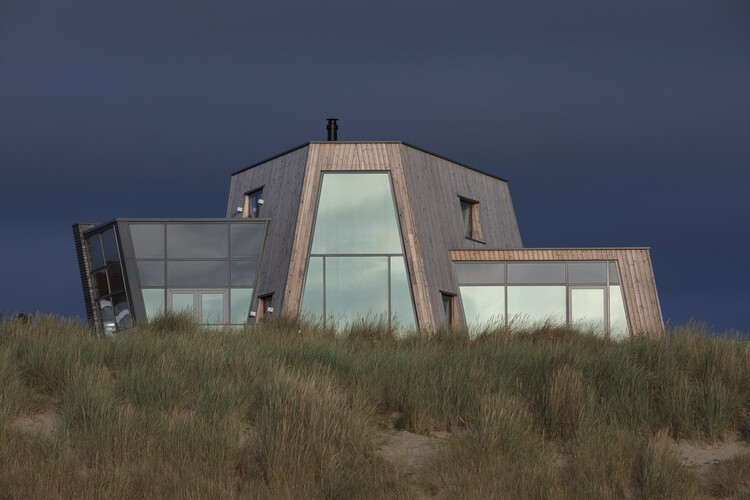 Каменный дом / CZWG Architects - Экстерьерная фотография, фасад
