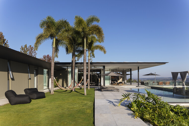 Дом MDG Baroneza / Gálvez & Márton Arquitetura - Фотография экстерьера, фасад