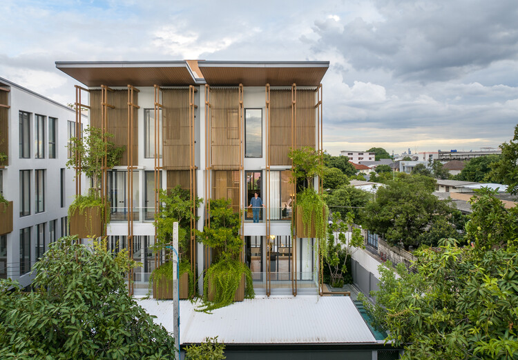 ALIVE Residence / Sa Ta Na Architects - Фотография экстерьера, окон, фасада, сада