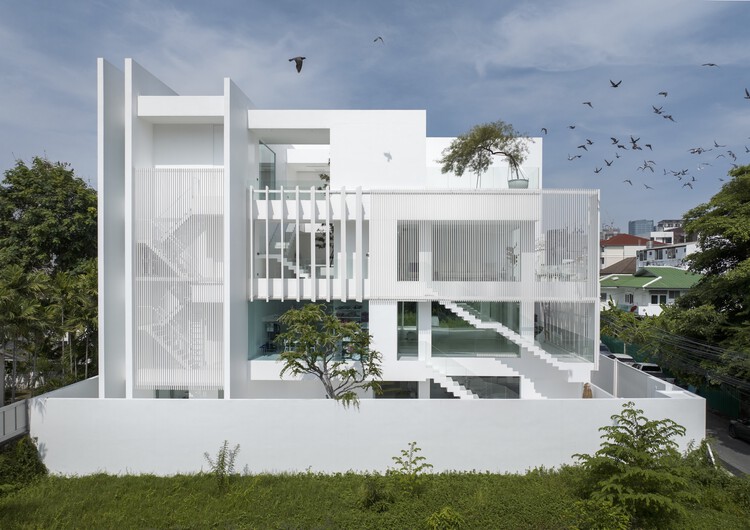 Canvas House / Unknown Surface Studio - Экстерьерная фотография, фасад, окна