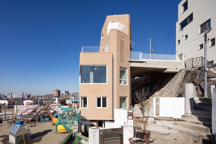 Летающий сказочный дом / O-Scape Architecten - Фотография экстерьера, окна