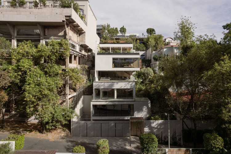 Madre House / Taller David Dana – фотография экстерьера, окна