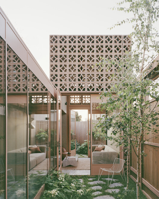 Garden Tower House / Studio Bright - Фотография интерьера, окна