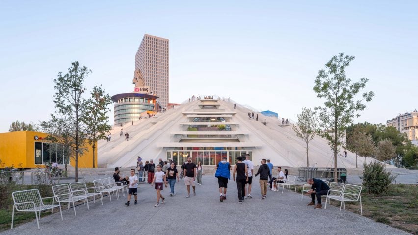 Пирамида Тираны от MVRDV