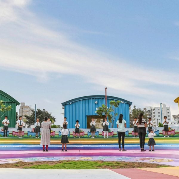 Одиннадцать ярких школ с досок Dezeen на Pinterest