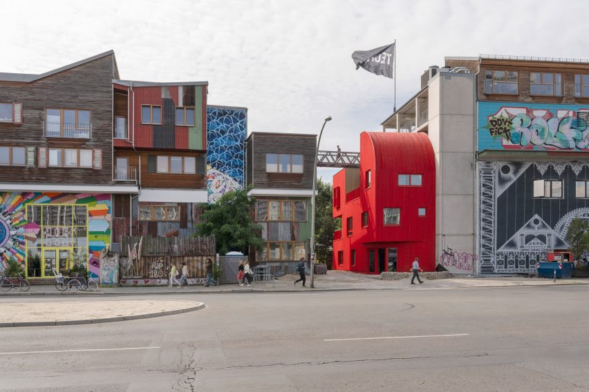 Офисное здание Haus 2+ из красного дерева от Office ParkScheerbarth