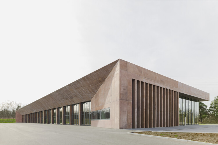 Пожарная часть Гермерсхайма |  Сервисный центр North / Steimle Architekten - Фотография экстерьера, фасад