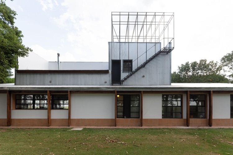 Загородный дом в Пиле / DRM Arquitectura - Фотография экстерьера, окна