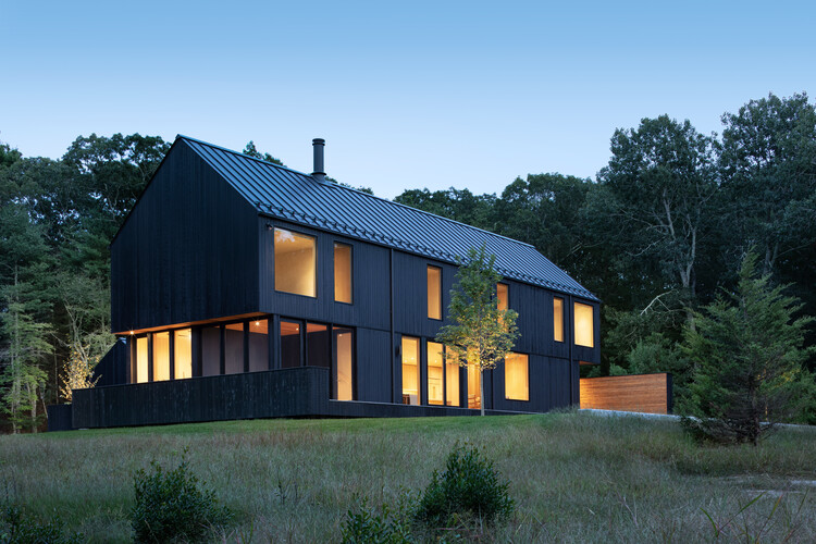 Field House / Birdseye - фотография экстерьера, окна, фасад