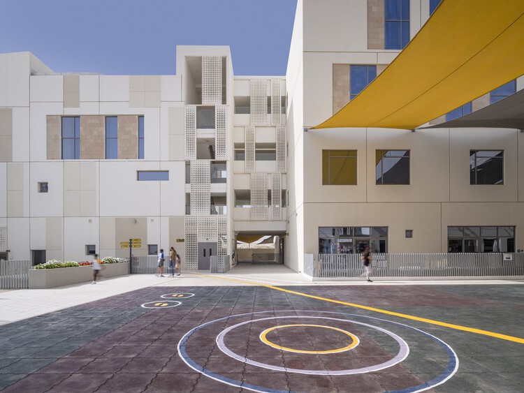 South View School / R+D Studio - Экстерьерная фотография, окна, фасад