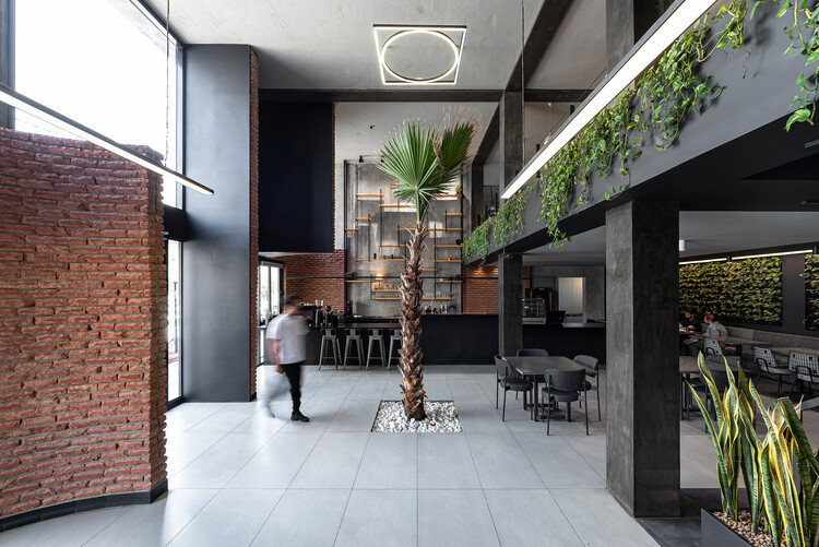 Tetra Food Hall / Студия дизайна OJAN - Фотография интерьера, стол, стул