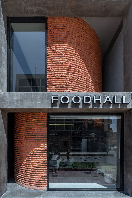 Tetra Food Hall / Студия дизайна OJAN - Фотография интерьера, кирпич, фасад