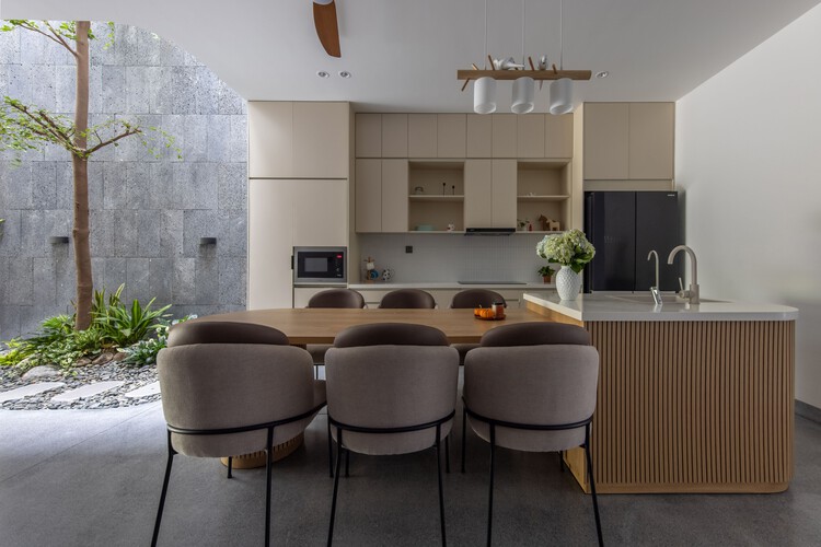 De Chill House / Дизайн-студия X11 - Фотография интерьера, стол, столешница, стул