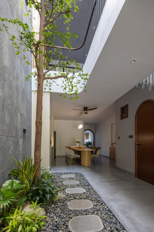 De Chill House / Дизайн-студия X11 - Фотография интерьера, стол