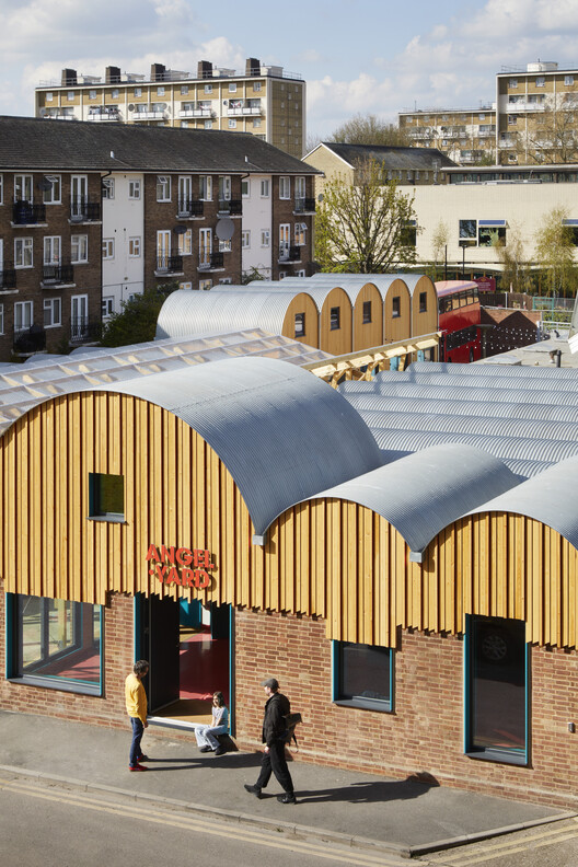 Angel Yard / Jan Kattein Architects - Фотография интерьера, окон, фасада