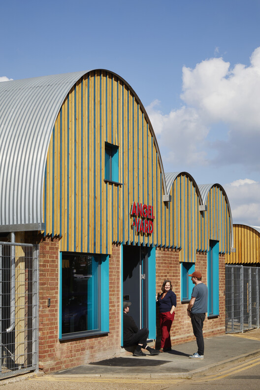 Angel Yard / Jan Kattein Architects - Экстерьерная фотография, фасад, окна