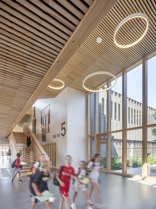 Школа Ban de Vagney / Tectoniques Architects + SQUAD Architects - Интерьерная фотография