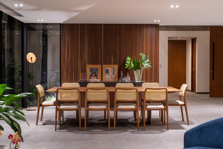 Floresta House / DB Estudio de Arquitectura - Фотография интерьера, Столовая, Стол, Стул