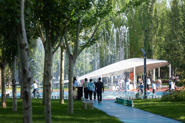 Спортивный парк Ordos Smart / PLAT ASIA - Фотография экстерьера, стул