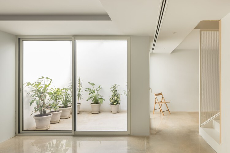 House Squared / Estudi La Caseta - Фотография интерьера, окна