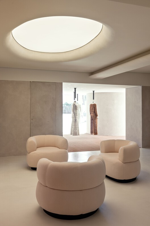 Lolitta Store / AR Arquitetos — Фотография интерьера, гостиная, стул