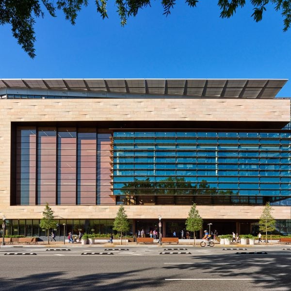 Ennead Architects и Rockwell Group создают «плавающие» классы для Университета Джона Хопкинса