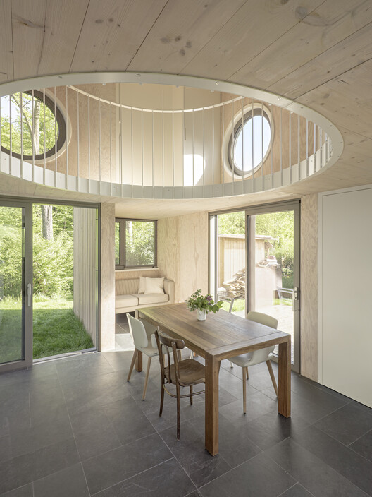 Villa Minimale / Clemens Kirsch Architektur - Фотография интерьера, Столовая, Стол, Окна, Стул, Балка