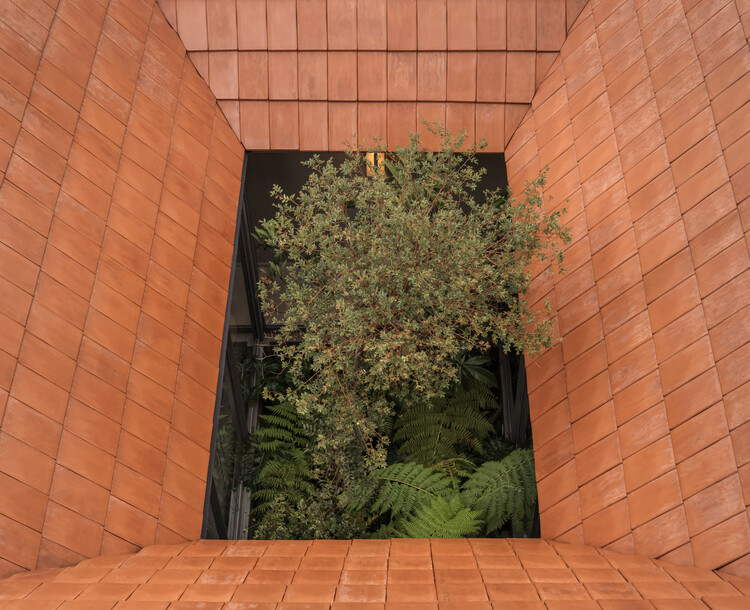 Ресторан AÚNA / MRD Arquitectos - Фотография интерьера, кирпич, фасад