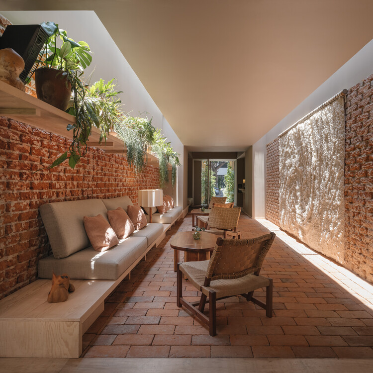 Ресторан AÚNA / MRD Arquitectos - Фотография интерьера, гостиная, стол, стул