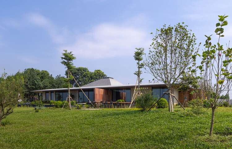 SuoiHai Villa / APDI — Фотография экстерьера, окна
