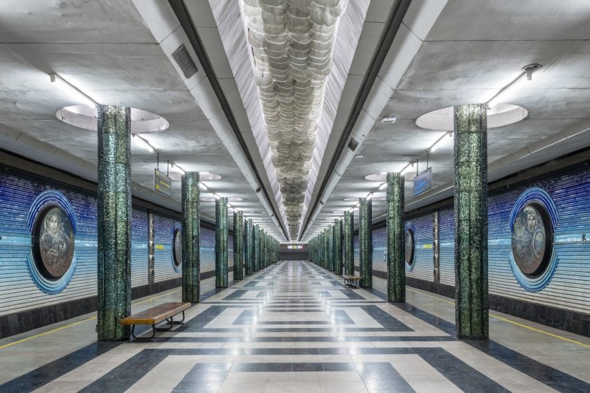 Станция метро «Проспект Космонавтов», автор Спартак Зиганшин, 1984 год.