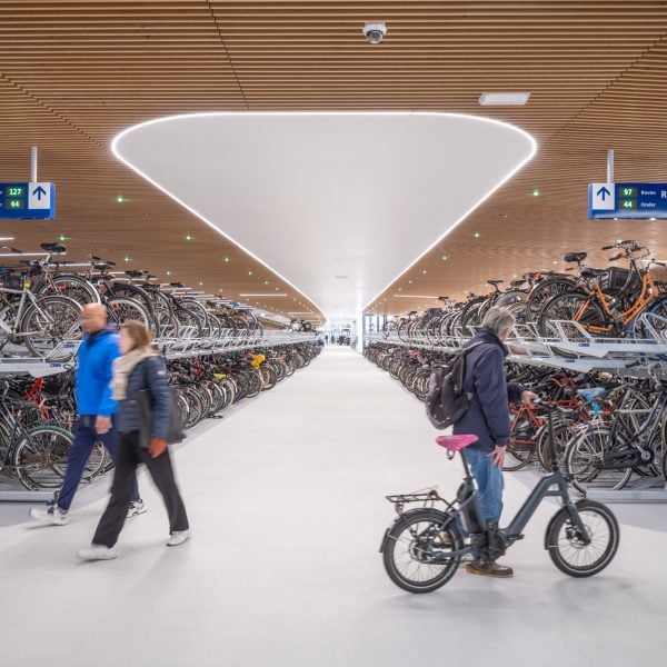 IJboulevard — подводный велопарк в Амстердаме.