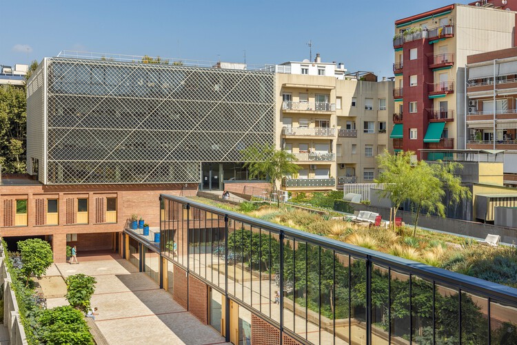 Офисы KNEM / b720 Fermín Vázquez Arquitectos - Фотография экстерьера, окна, фасад