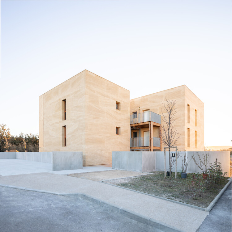 8 социальных жилых единиц / Atelier Régis Roudil Architectes - фотография экстерьера, окна, фасад