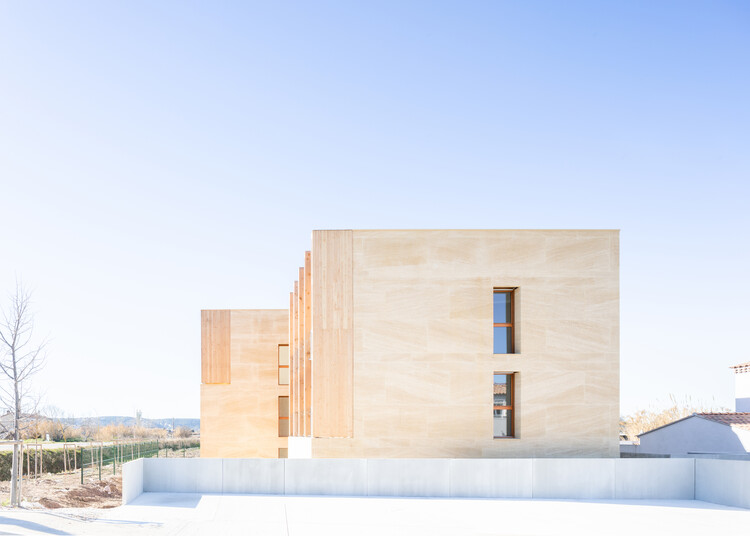 8 квартир социального жилья / Atelier Régis Roudil Architectes - Фотография экстерьера, фасад