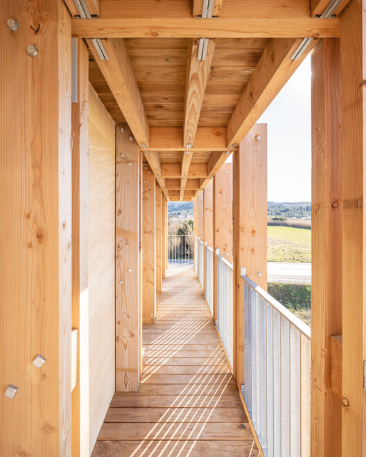 8 социальных жилых единиц / Atelier Régis Roudil Architectes - Фотография интерьера, балка, окна