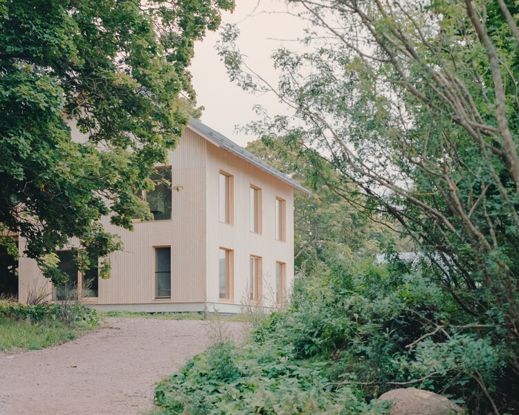 Вилла Коппар / Collaboratorio - Фотография экстерьера, окна, лес