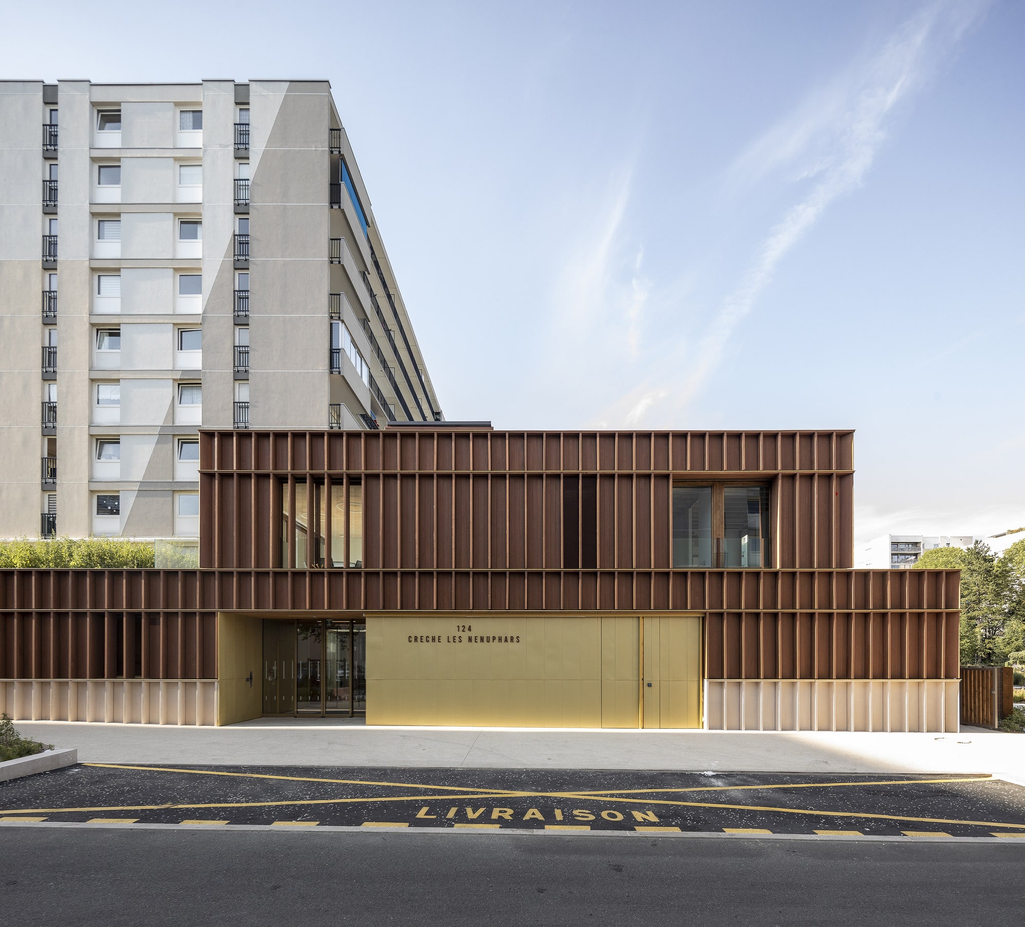 Детский сад и библиотека игрушек / a+samueldelmas Architects