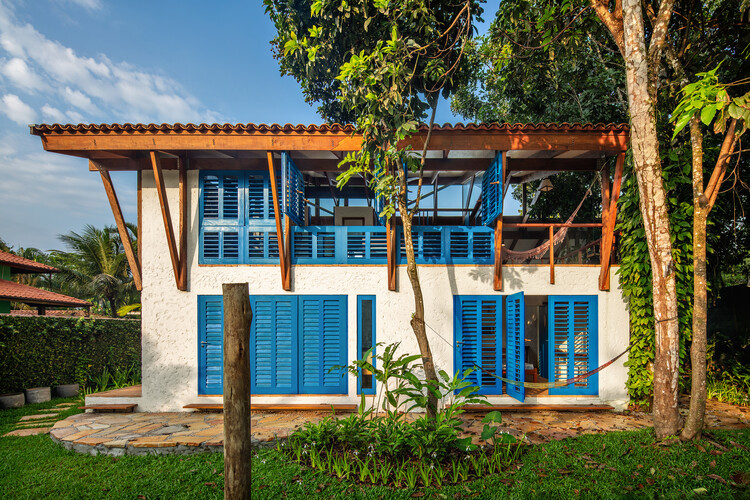 Дом Ренцо / Obra Arquitetos - Фотография экстерьера, окна, двери, фасад
