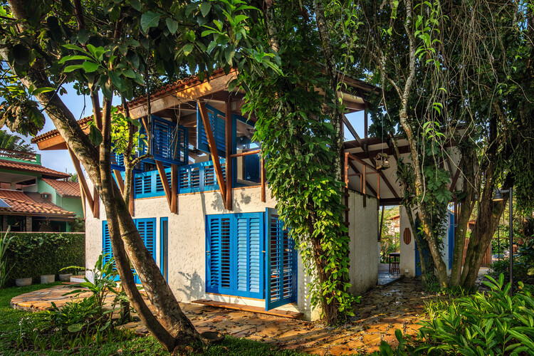 Дом Ренцо / Obra Arquitetos - Фотография Экстерьера, Окна, Лес