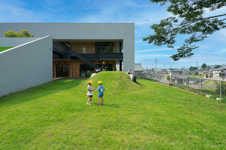 Детский сад и ясли ATG / HIBINOSEKKEI + Youji no Shiro + Kids Design Labo — Экстерьерная фотография