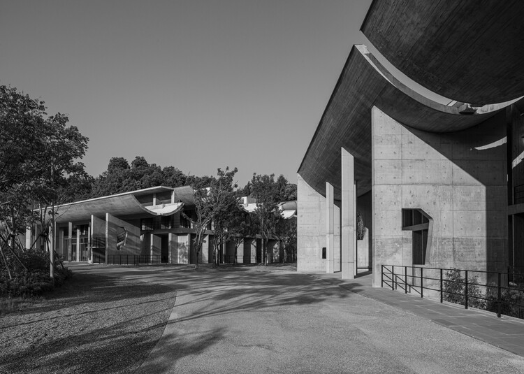 Международный конференц-лагерь Цзыцзин / Студия Zhu-Pei - Экстерьерная фотография