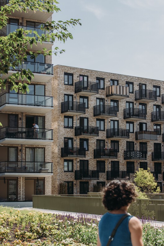 Социальное жилье Хавенкаде Неймеген / vanOmmeren-architecten + Architectuurcentrale Thijs Asselbergs - Фотография экстерьера, окна, фасад
